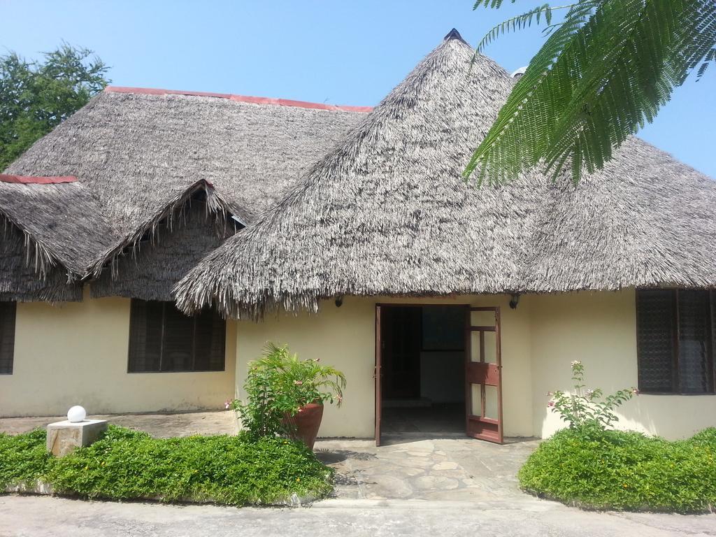 Makuti Villas Resort Kilifi Exterior photo