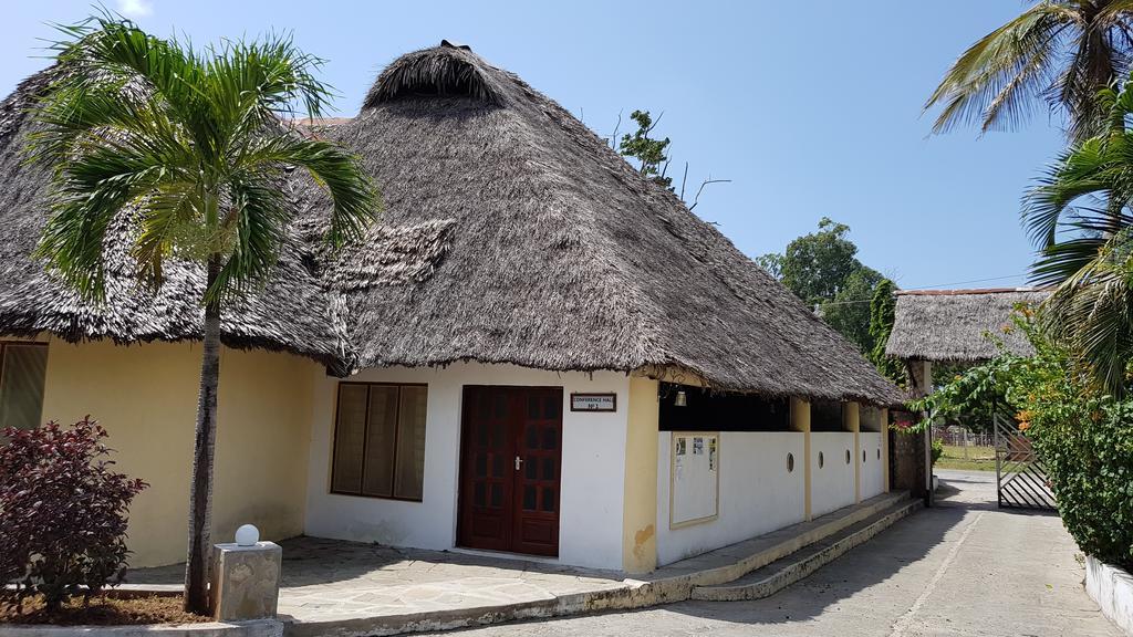 Makuti Villas Resort Kilifi Exterior photo